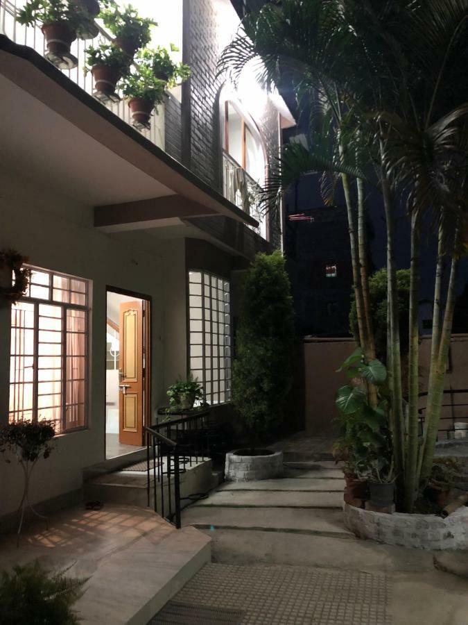 Magen Apartment Imphal Exterior foto